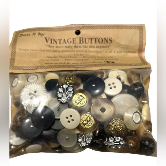 DRESS IT UP VINTAGE BUTTON DIY CRAFT 👗 - Picture 2 of 3